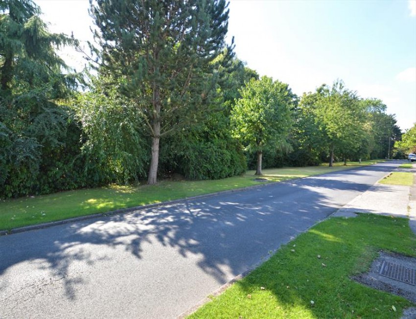 Images for Woodlands Crescent, High Legh