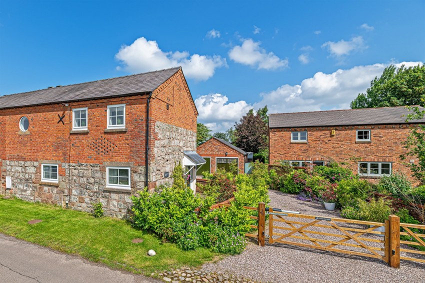 Images for Castlehill Farm Barn, Cooks Hill, Kingsley