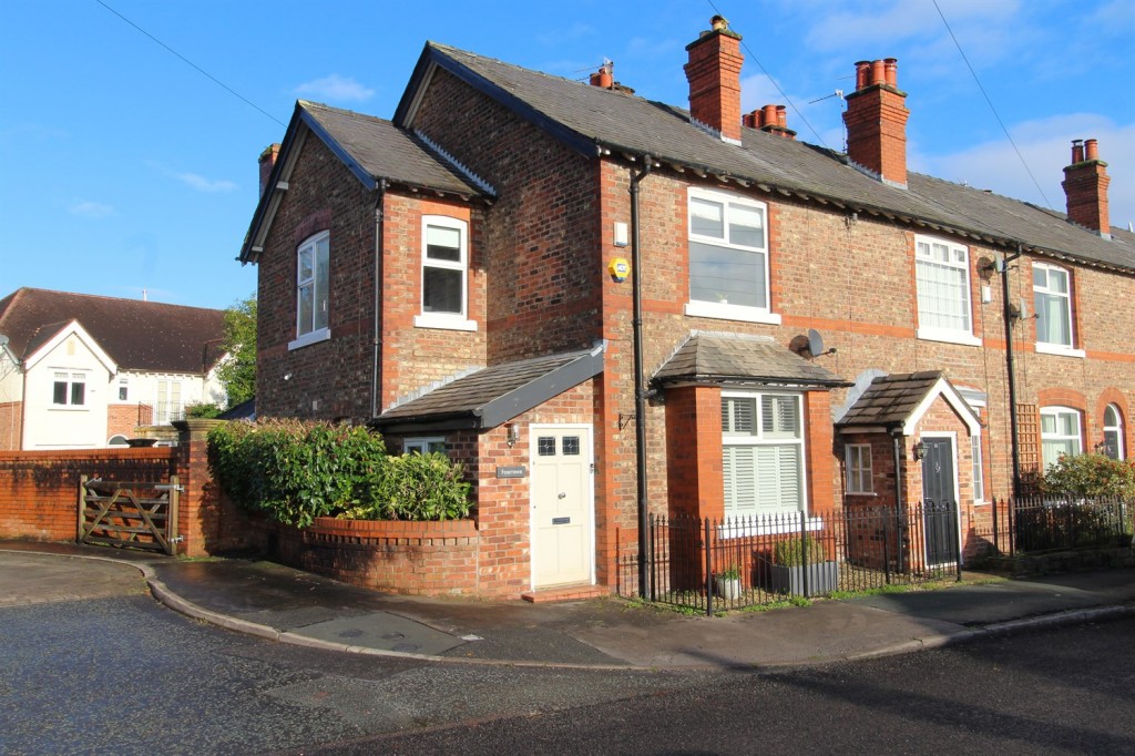 Knutsford Road, Alderley Edge, 2 bedroom, End Terrace