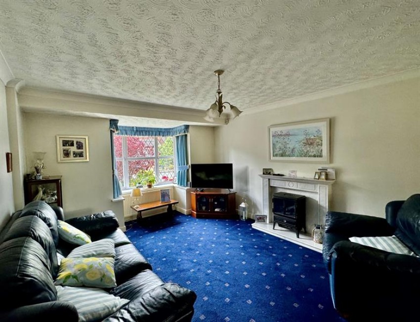 Images for Sunningdale Drive, Glossop