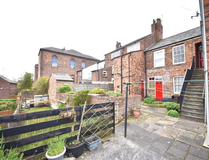 Images for Grapes Court, Lord Street, Macclesfield