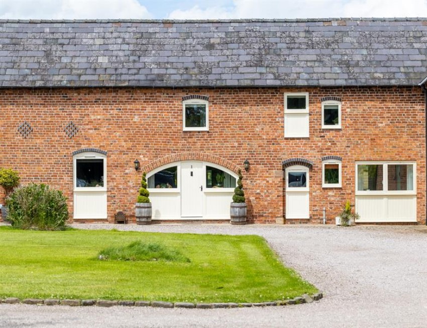 Images for The Barns, Henhull Bridge Barn, Henhull