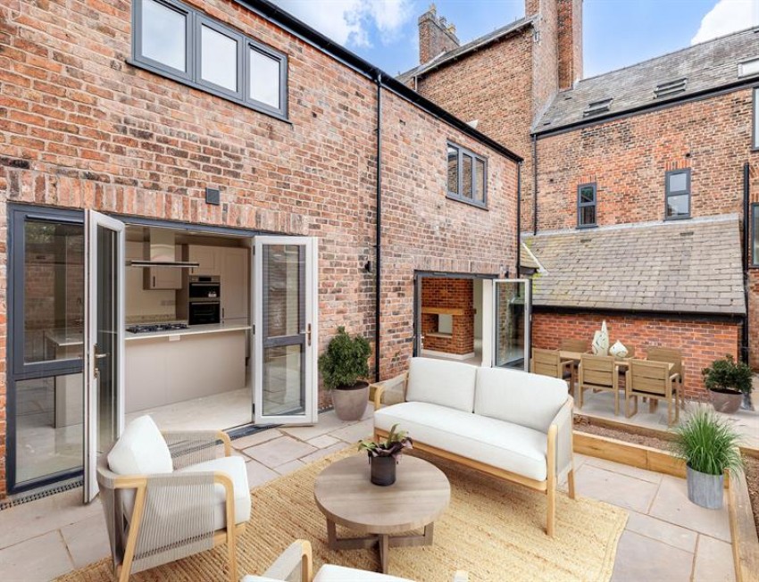 Images for Blaggs Court, High Street, Tarporley