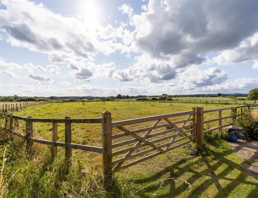 Images for Cornhill Barns, Long Lane, Wettenhall