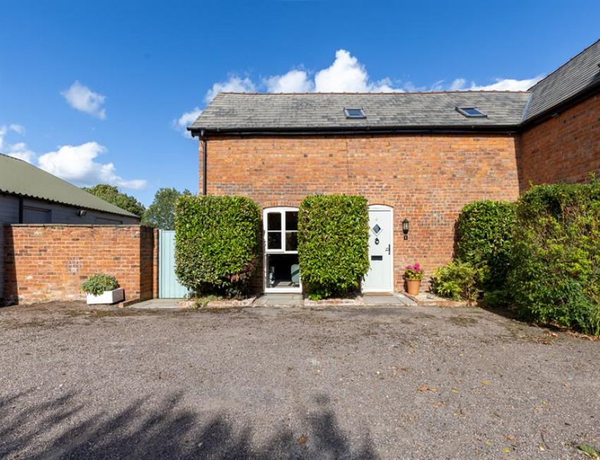 Images for Cornhill Barns, Long Lane, Wettenhall